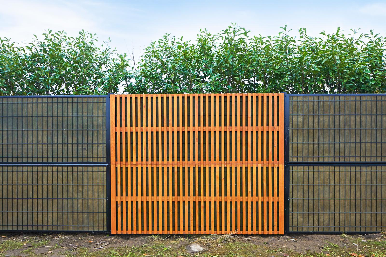 Acoustic fencing external soundproof installation